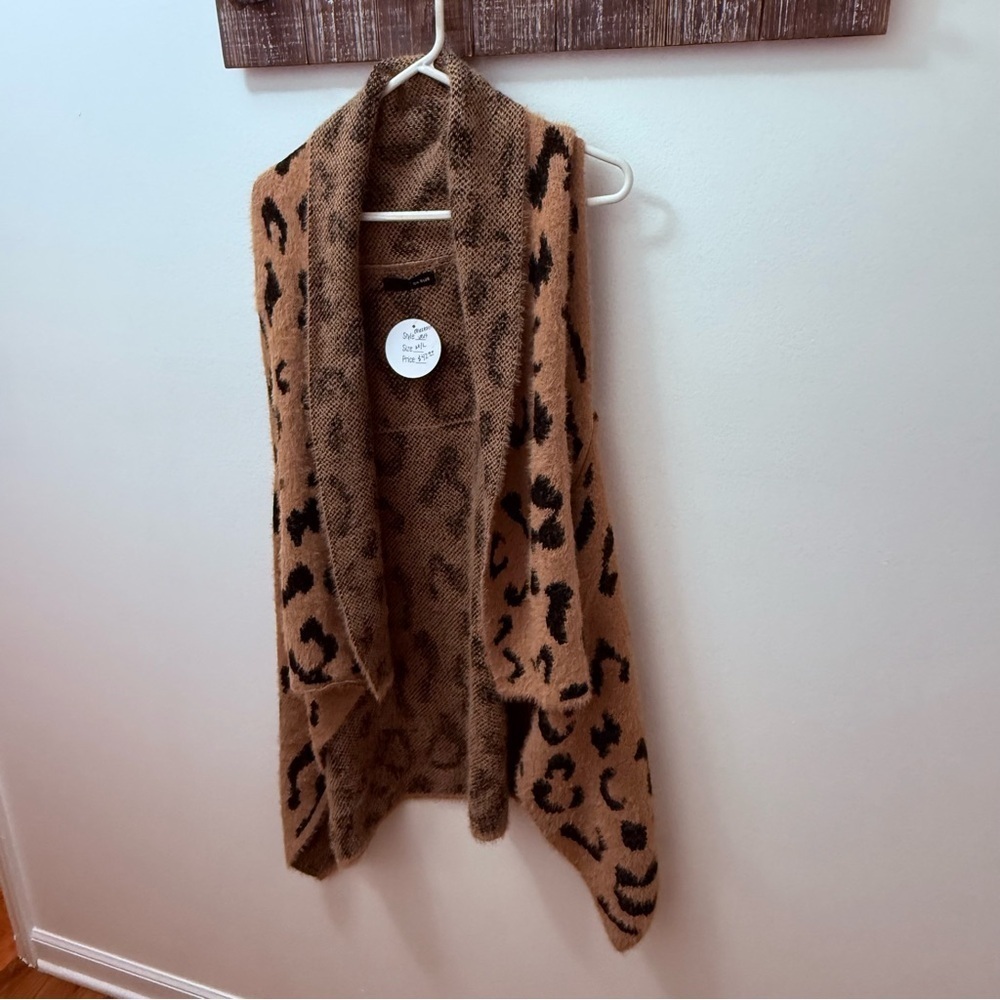 Sz. M/L On Blue Leopard Fuzzy Handkerchief Hem Sleeveless Sweater Vest - Picture 4 of 9